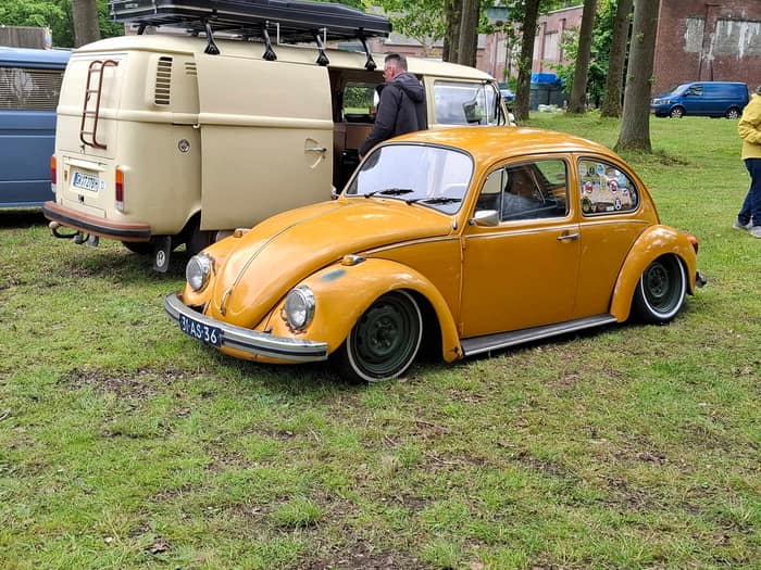 Aircooled Volkswagens parked together at a Limburg club weekend.